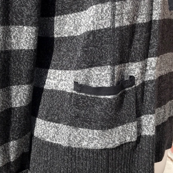 NWOT Tommy Hilfiger Light Grey and Dark Grey Striped Hooded Sweater Size Medium - Picture 7 of 15
